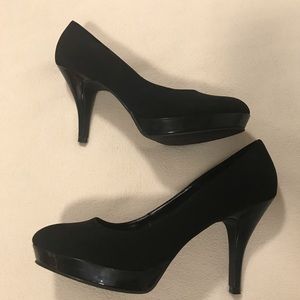 Black heels. Size 11. EUC